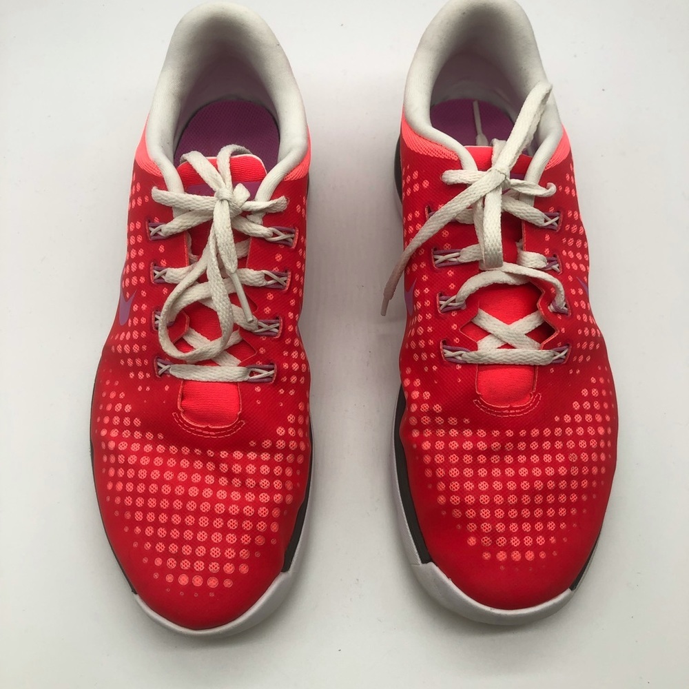 Nike running shoe bright pink size 8.5